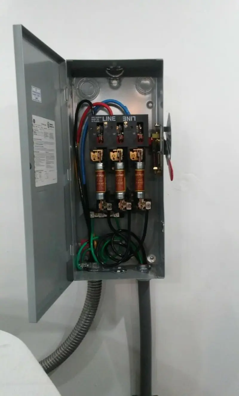Three-phase disconnect switch installed for Smoke Detector Installation in Fruitland Park